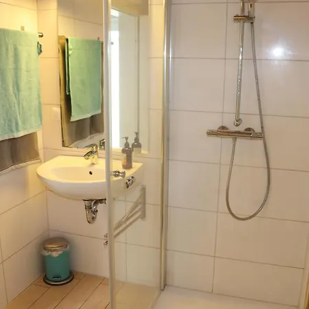 Auszeit Am - 100m Zum - Mit Terrasse - 2 Baeder Und 3 Schlafzimmer *